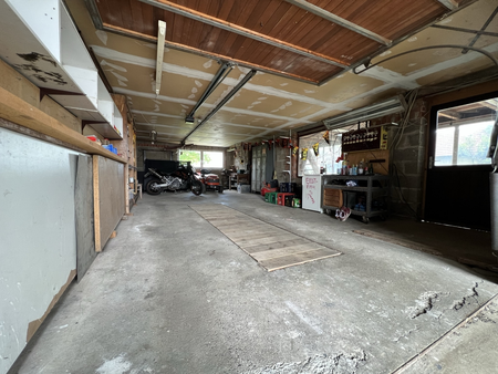 Garage mit Werkstattgrube